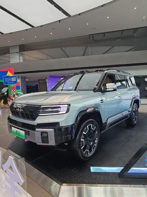 惠州75比亚迪方程豹硬派越野的爆款，英菲尼迪35周年与你共成长